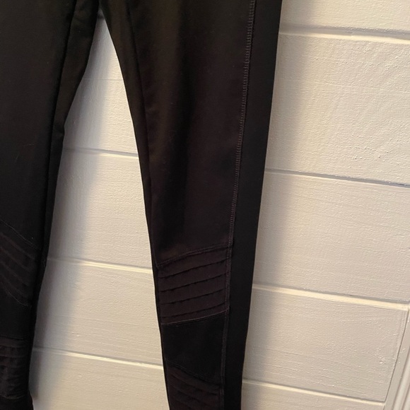 Black leggings with mesh by P!nk XS - Picture 4 of 11